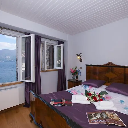 בית נופש Il Piazzo Sleeps 8 מנאג'יו