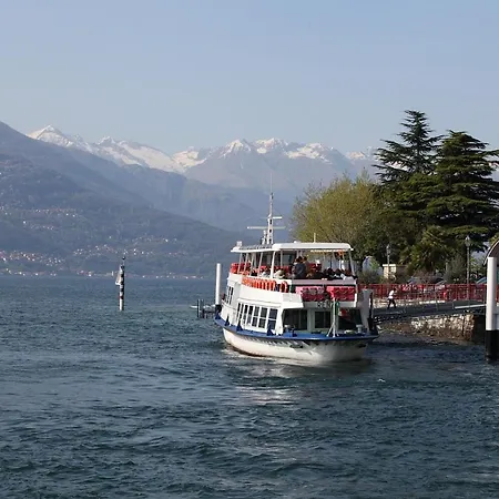 Il Piazzo Sleeps 8 Hébergement de vacances Menaggio