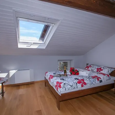 Il Piazzo Sleeps 8